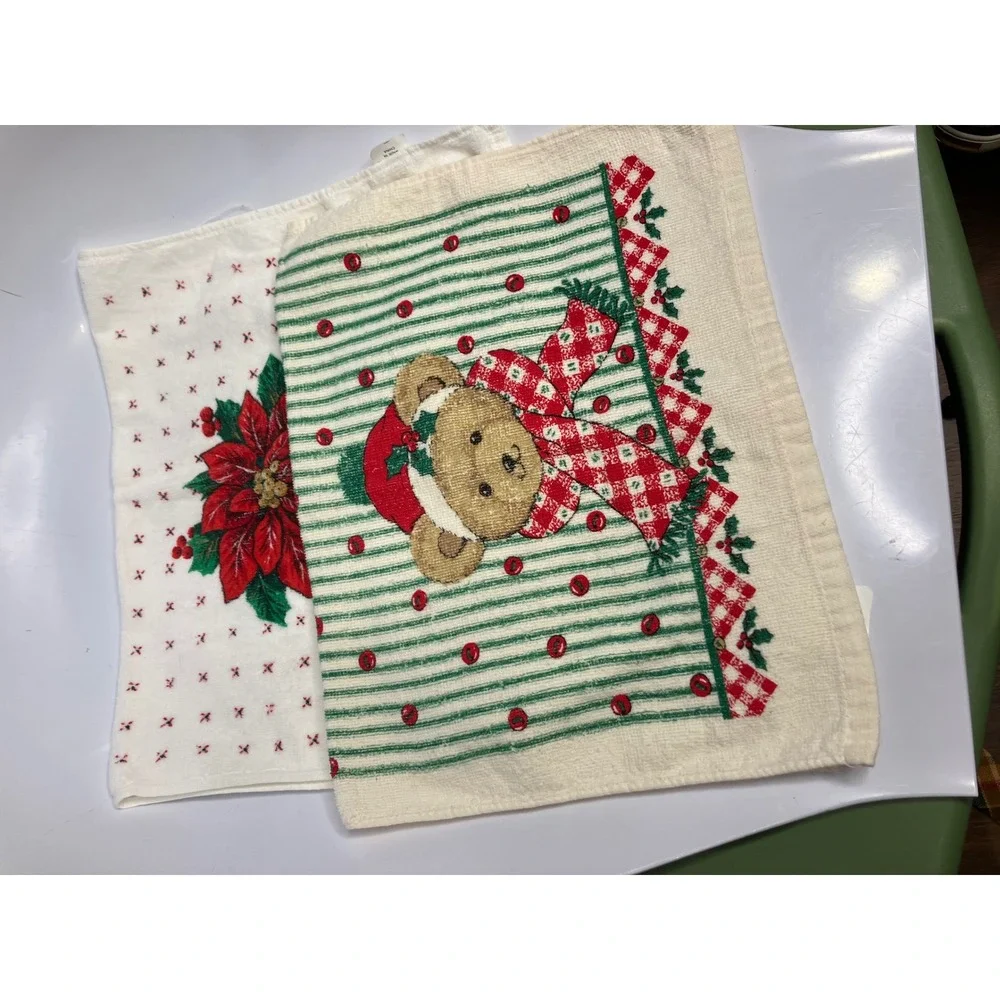 Vintage Christmas‎ holiday hand towels tea towels retro poinsettia teddy bear